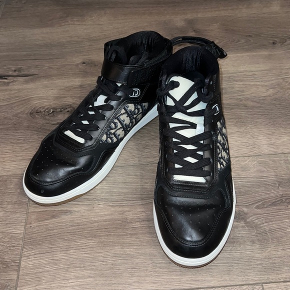 B27 HIGH-TOP SNEAKER - Picture 1 of 4
